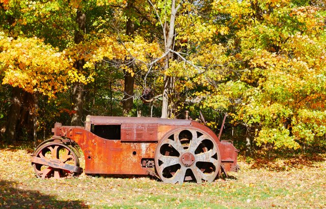 Rusty_Tractor_P1050152.JPG