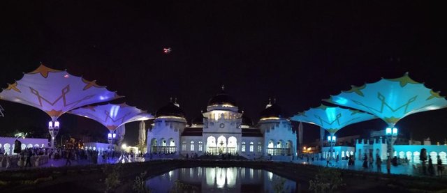 Mesjid Raya Baiturrahman Banda Aceh.jpg