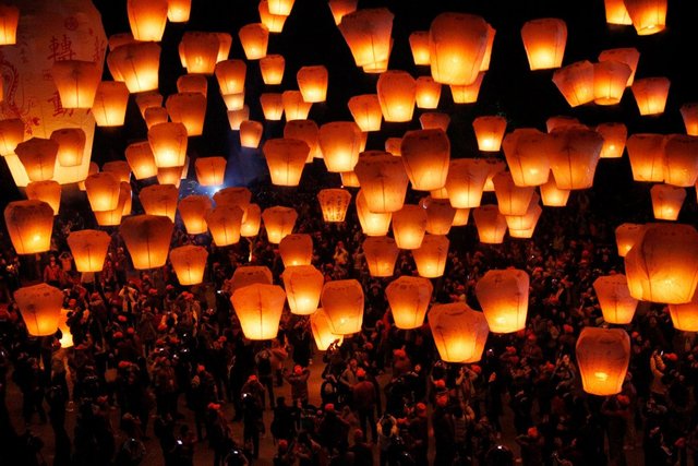 globos-del-deseo-o-sky-lanterns-celebraciones.jpg