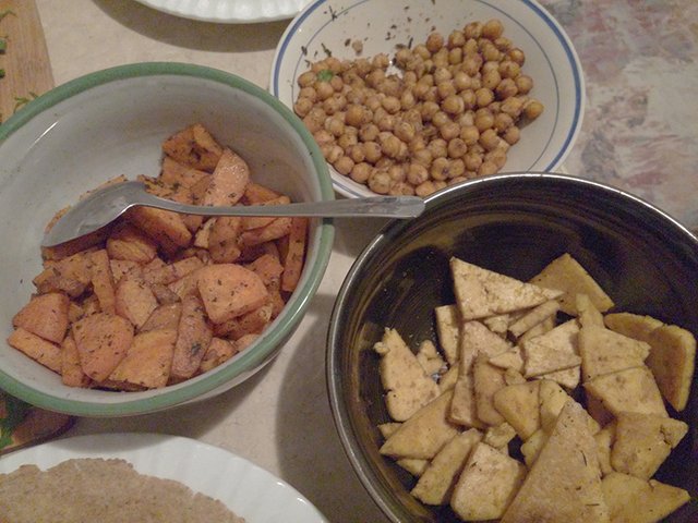 potatoes,-chickpeas,-sauce,-tofu.jpg