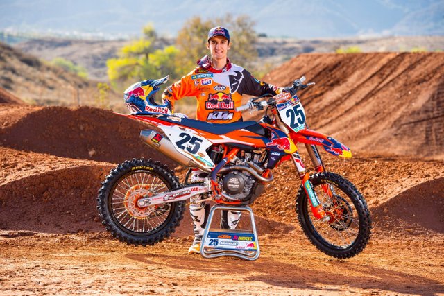 142726_161859_marvin_musquin_ktm_450_sx-f_2016.jpg