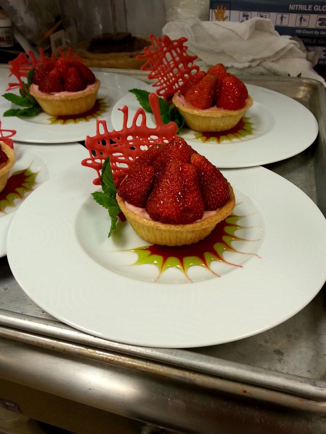 strawberry mousse tart2.jpg