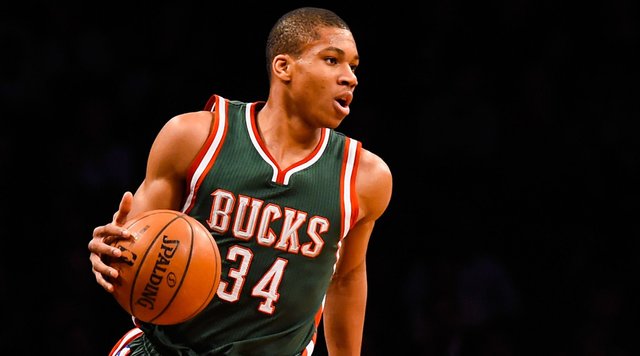 Giannis-Antetokounmpo-giannis-antetokounmpo-40235414-1980-1100.jpg