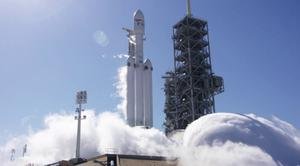 T_SpaceX Falcon Heavy Launchpad 39A.jpg