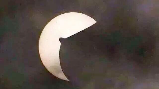 sexy_eclips_gravitas.jpg