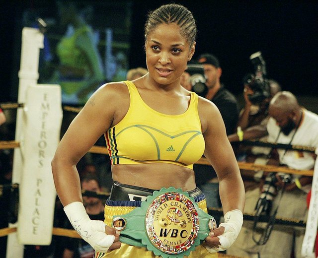 0615_oag-laila-ali-1000x813.jpg