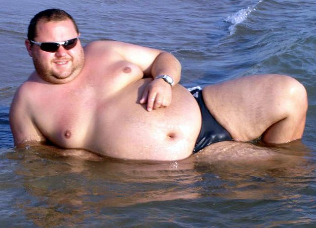 Fat-guy-speedo (1).jpg