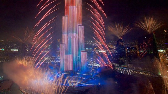 Burj Khalifa Close up.jpg