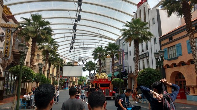 Universal Studios Singapore Hollywood Street.jpg