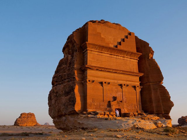 nabatean-tomb-hejaz-desert-saudi-arabia.jpg