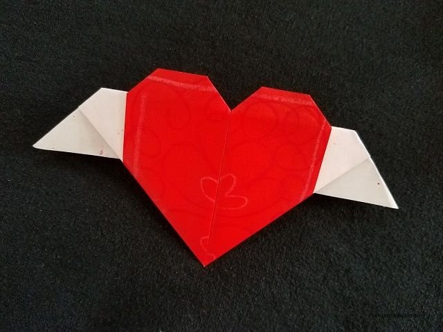 steemit-enternamehere-origamijourney-valentine-red-heart-wings-small.jpg