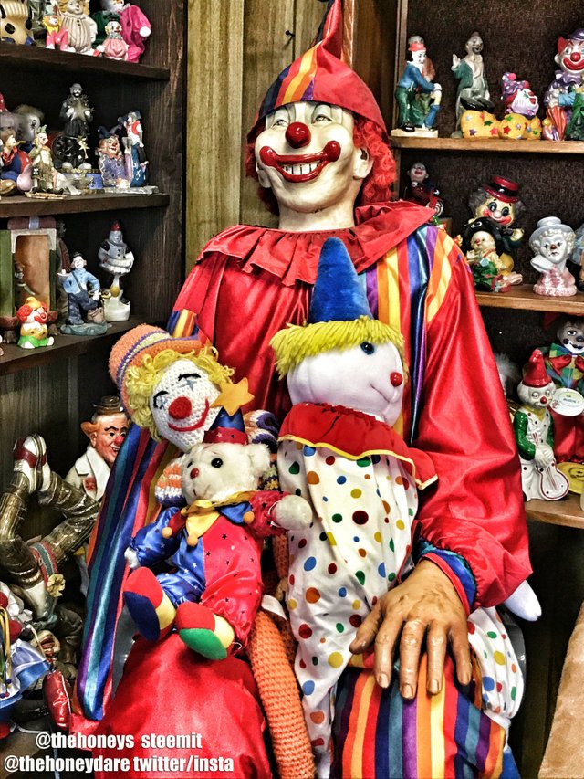clown motel tonapah  16.jpg