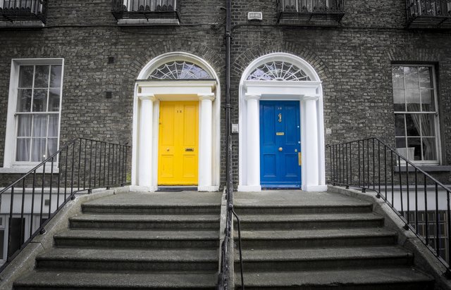dublin-famous-colorful-doors-422844.jpeg