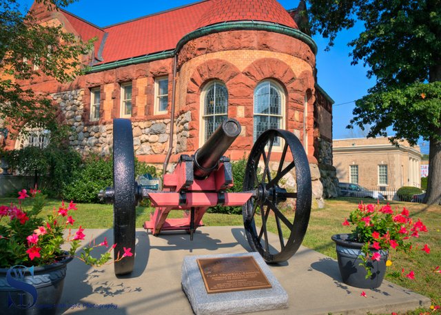 Fort Trumbull Cannon.jpg