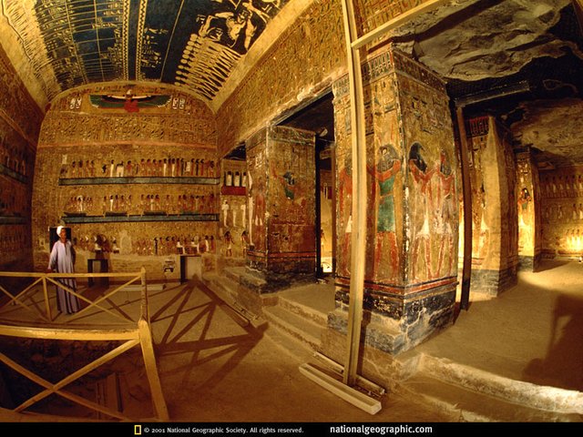 piramide interior.jpg