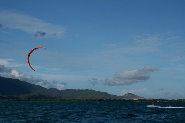 playa el yaque. isla de margarita.jpg