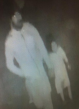 47FA1FEC00000578-5254027-Police_are_hunting_this_man_who_was_filmed_on_CCTV_leading_the_y-m-67_1515588506700.jpg