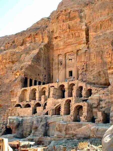 Wyjazd-do-Jordanii-Petra-grobowiec.jpg