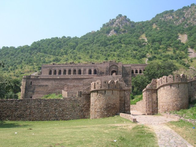 Bhangarh-Fort1.jpg