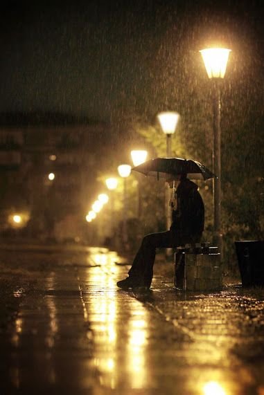 1553322cf1bd4684717e676ff4cf61b0--umbrella-photography-night-photography.jpg