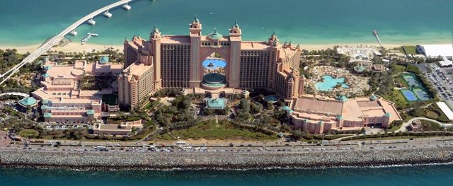 The-Atlantis-The-Palm-hotel-01-SeeDubaiTours-1024x420.jpg