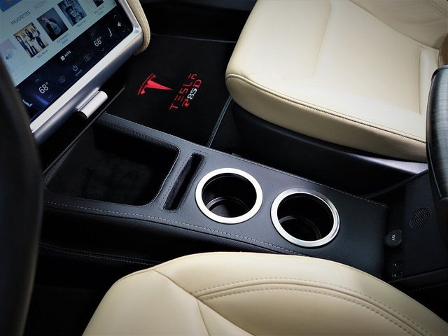 Tesla Front Console 1.jpg