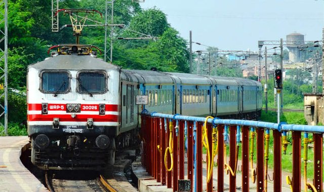 Bhopal-Shatabdi-Express.jpg