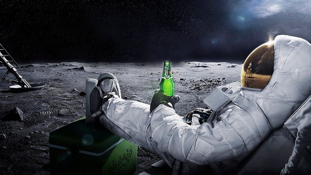 22917_3d_space_scene_astronaut_chilling_on_the_moon_with_beer-e1438978881741.jpg