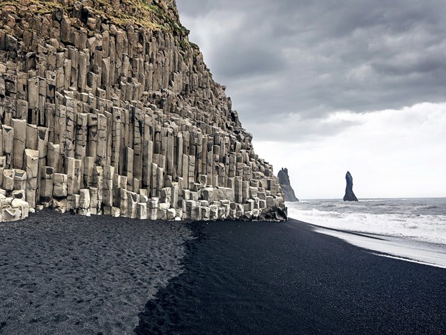 reynisdrangar-vik-beach-GettyImages-522544843.jpg