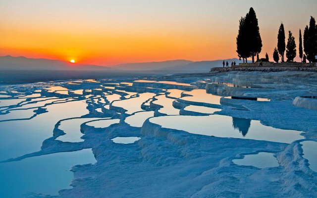 Hierapolis-Pamukkale.jpg