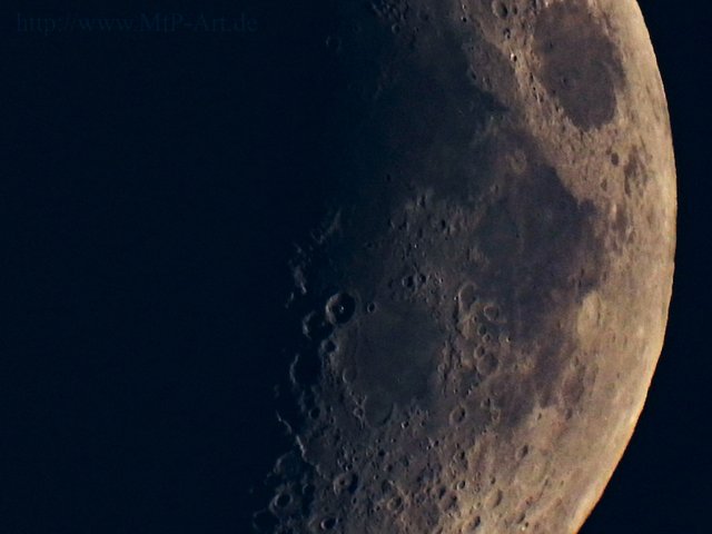 Moon005.jpg