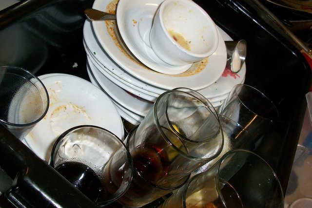 dishes-197_960_720.jpg