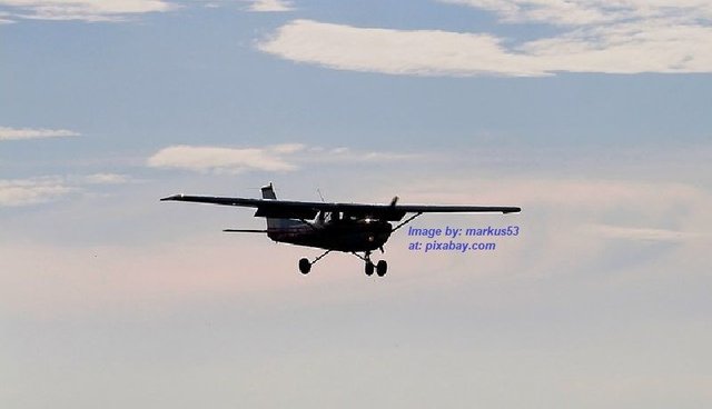 aircraft-466688_640.jpg