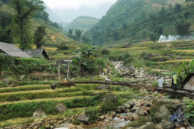 Sapa Village bridge.jpg