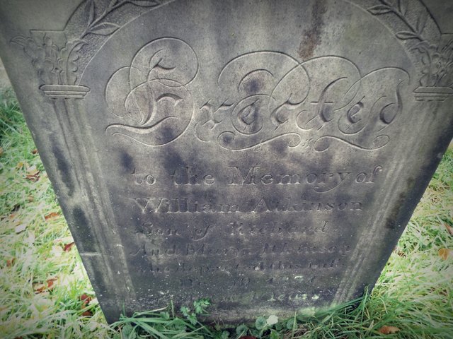 headstone 4.JPG