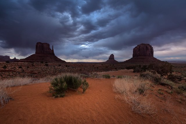 the thunderous desert.jpg
