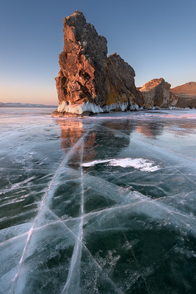 Isle-Oltrek-at-Sunrise-Lake-Baikal-Russia2.jpg