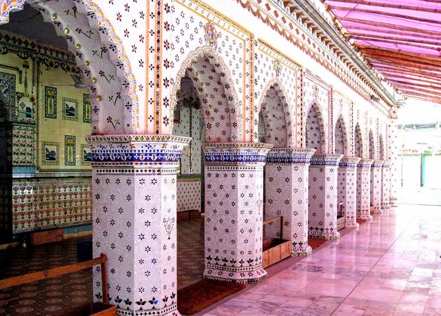 Natural Resources in Tara Masjid, Star Mosque Dhaka, Bangladesh 4.jpg