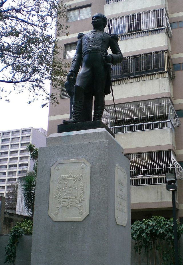 Statue_of_Juan_Crisóstomo_Falcón_in_Caracas.jpg