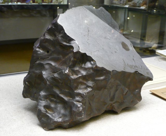 Meteorit_von_Treysa_1.JPG
