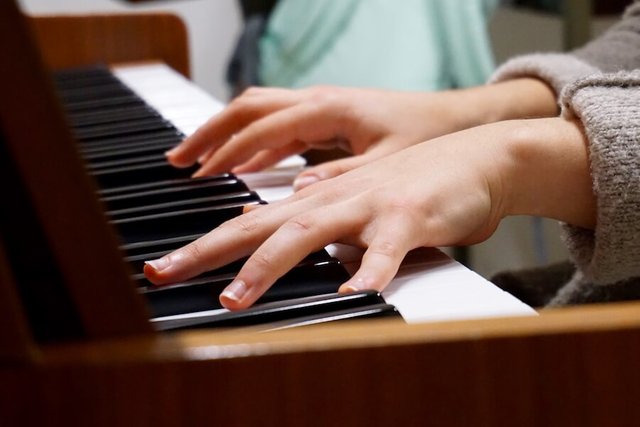 music-piano-hands.jpeg