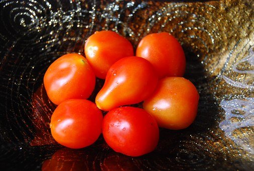 tomatoes-877598__340.jpg