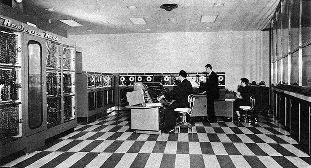 800px-UNIVAC-I-BRL61-0977.jpg