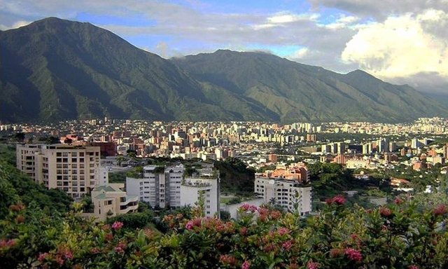 Monatañas-city-Steemit.jpg