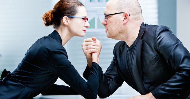 Woman-versus-Man-Boss-747x390.jpg