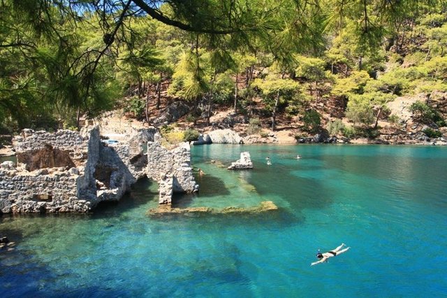 r_marmaris_batik_hamam_cabin_charters_in_turkey_and_greek_islands.jpg