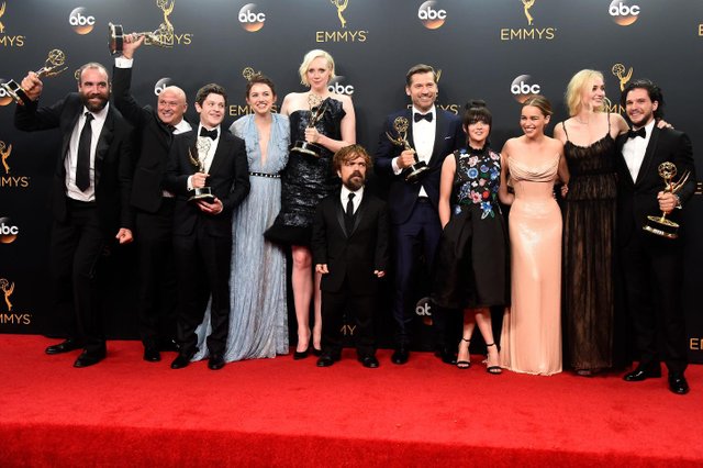 game-thrones-cast-2016-emmy-awards.jpg