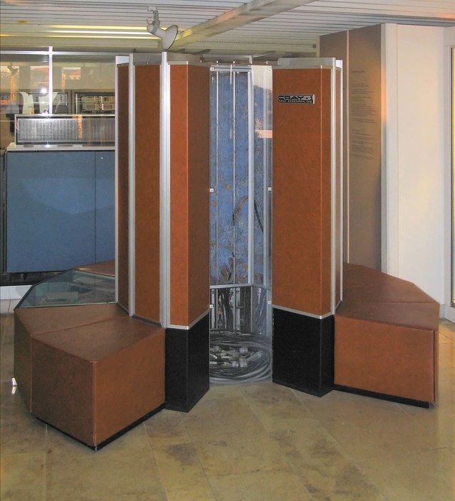 1200px-Cray-1-deutsches-museum.jpg