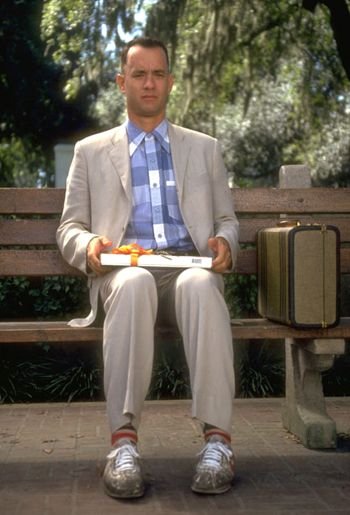 Forrest_Gump_on_a_bench_4829.jpg