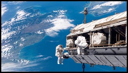 STS-116_spacewalk_1.jpg